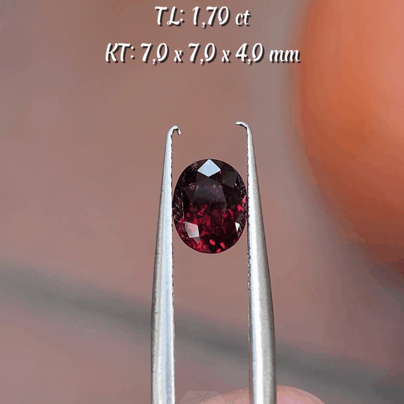 Garnet Đỏ Đen Tự Nhiên KG-10087