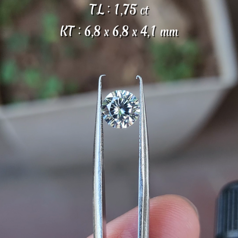Zircon Trắng Tự Nhiên KG-100130
