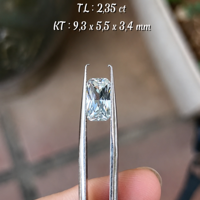 Zircon Trắng Tự Nhiên KG-100134