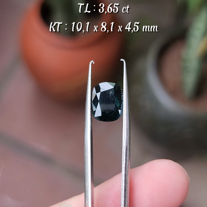 Sapphire Xanh Đậm Tự Nhiên KG-100244